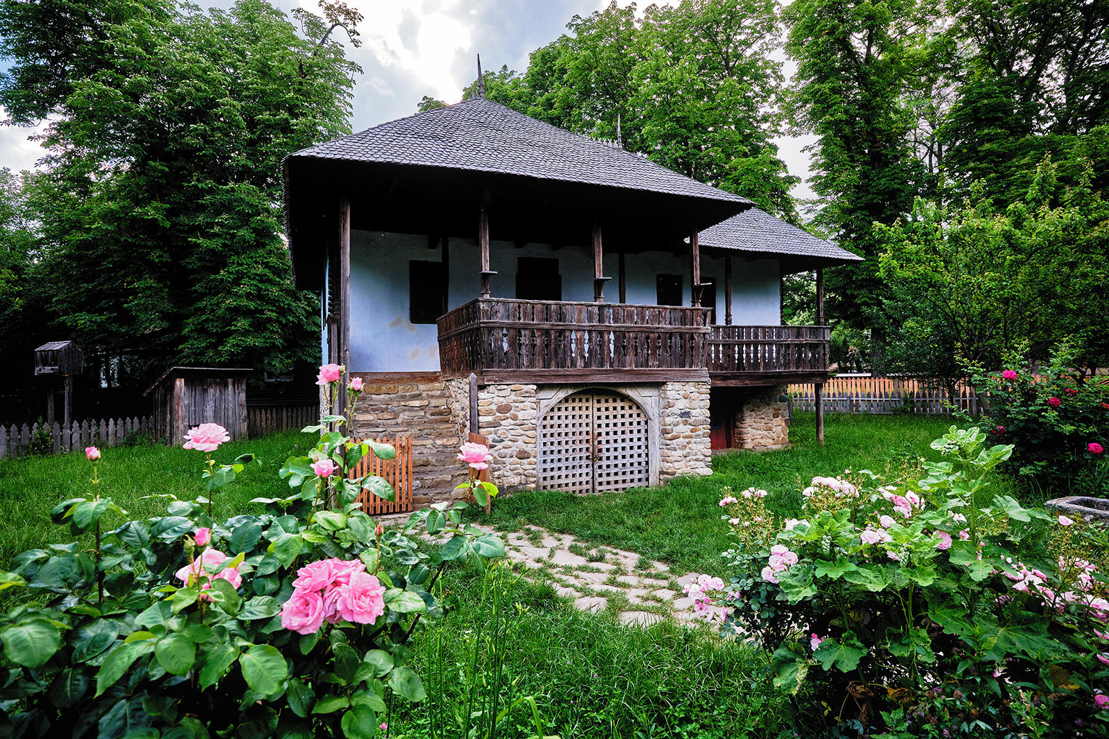 Alte Atractii din Bucuresti - Muzeul National al Satului 01