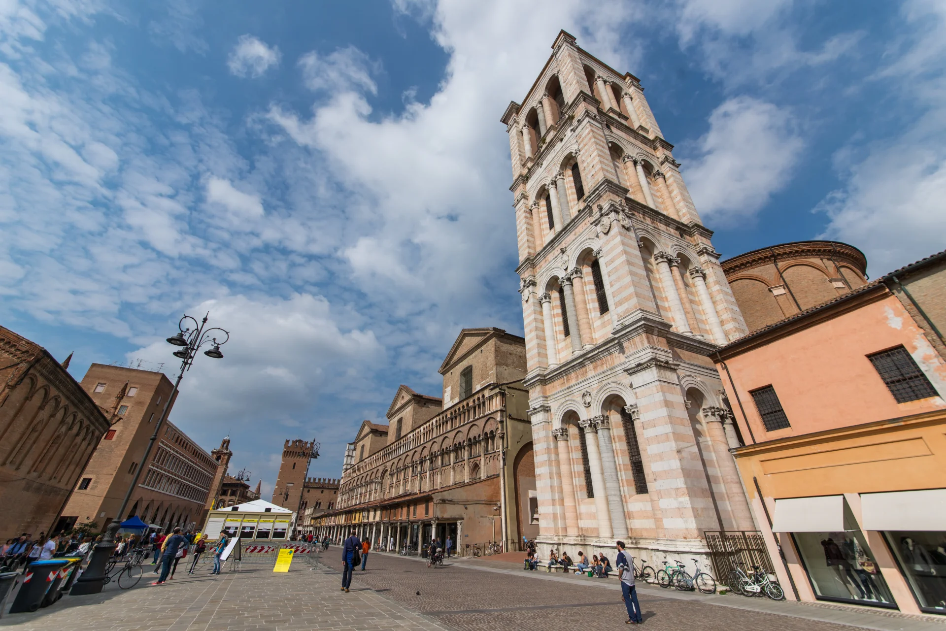 Bologna Ghid Turistic - 2 Zile in Calatorie in Bologna 86 - Excursie in Ferrara
