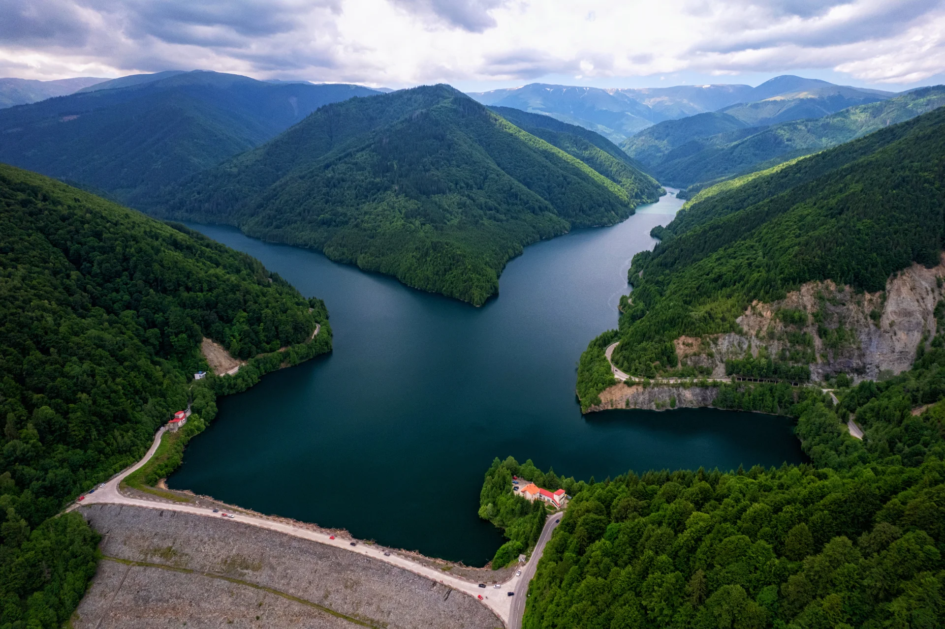 Câmpulung și Ținutul Muscelului - 100 Destinații din România 05 - Barajul Râușor și Munții Iezer-Păpușa