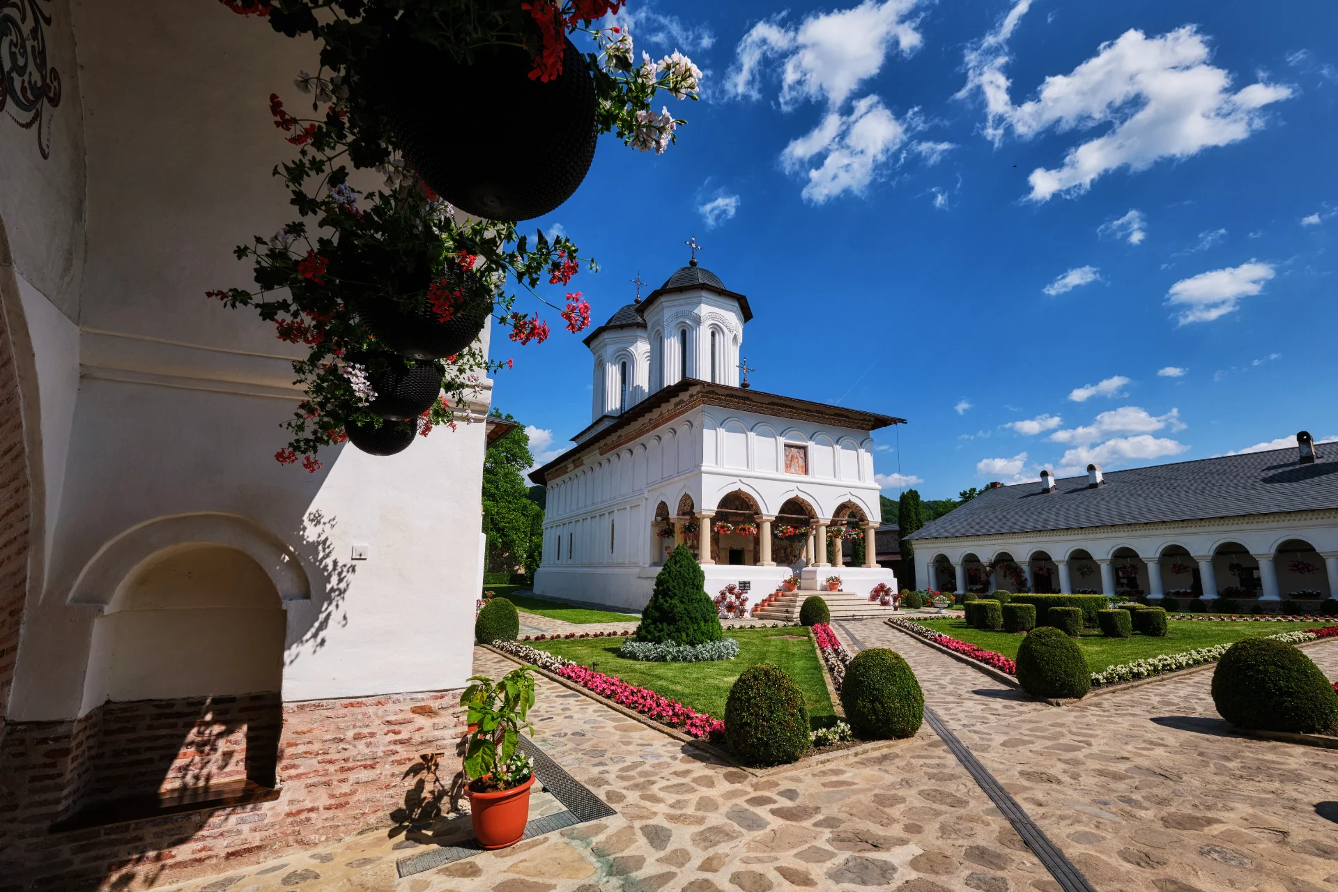 Câmpulung și Ținutul Muscelului - 100 Destinații din România 22 - Mănăstirea Aninoasa