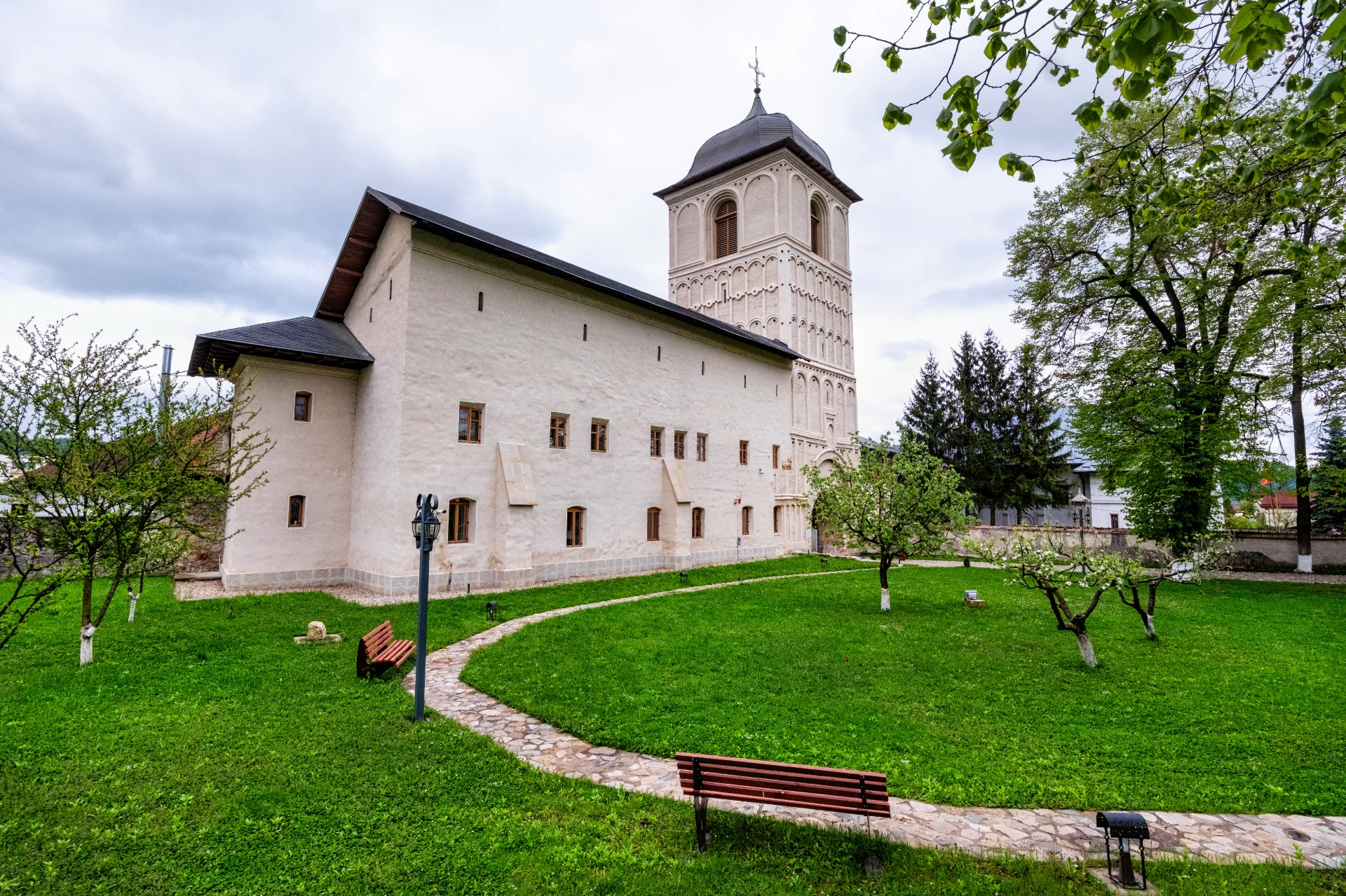 Câmpulung și Ținutul Muscelului - 100 Destinații din România 35 - Mănăstirea Negru Vodă Câmpulung