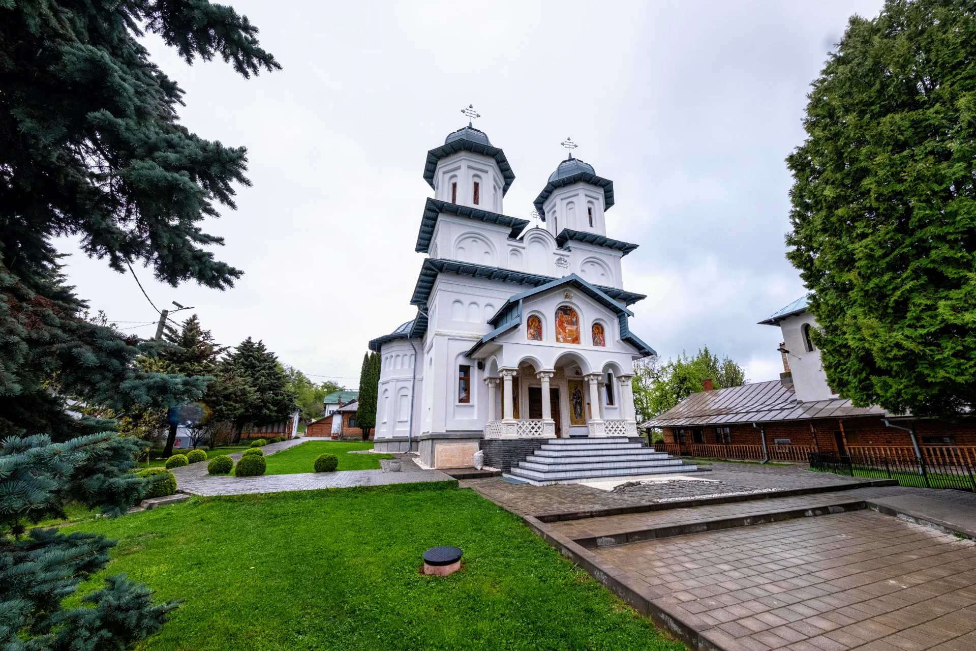 Câmpulung și Ținutul Muscelului - 100 Destinații din România 41 - Mănăstirea Slănic