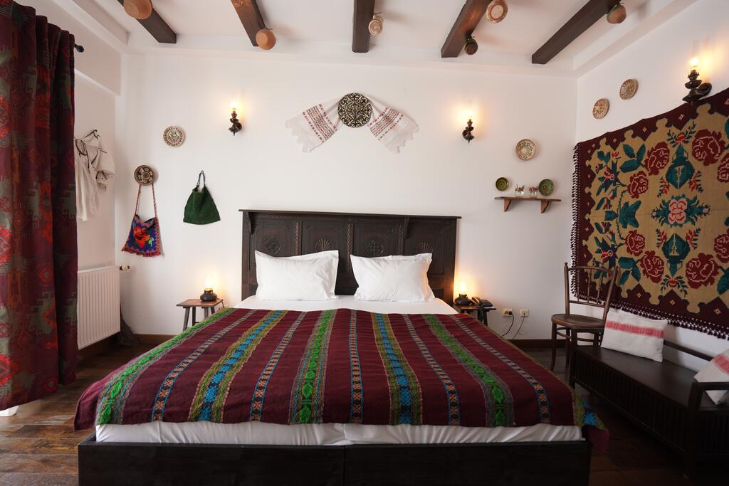 Cazare Unica in Romania - Conacul Archia Deva 2