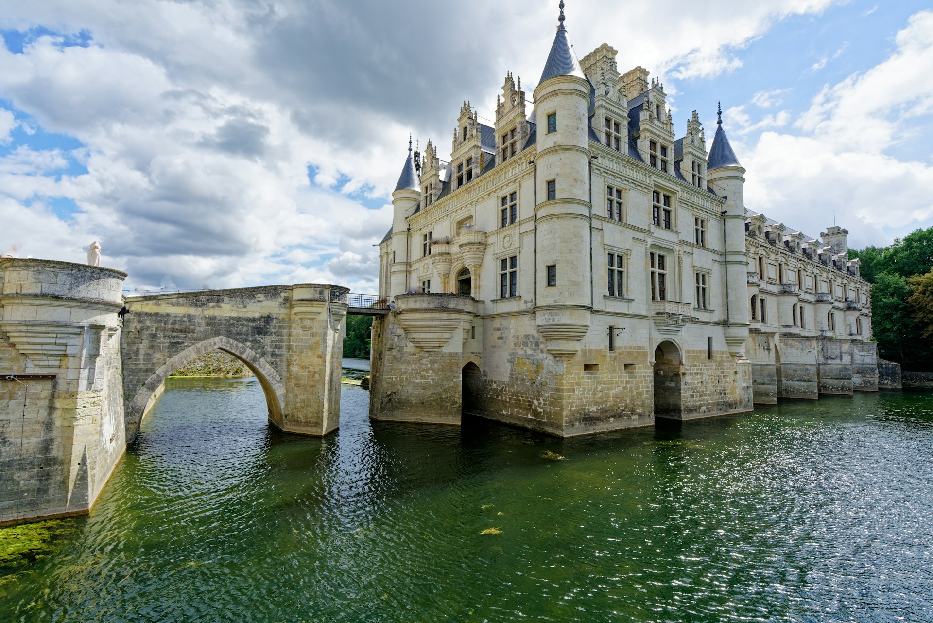 Cele mai Frumoase Castele din Europa - Castelul Chenonceau
