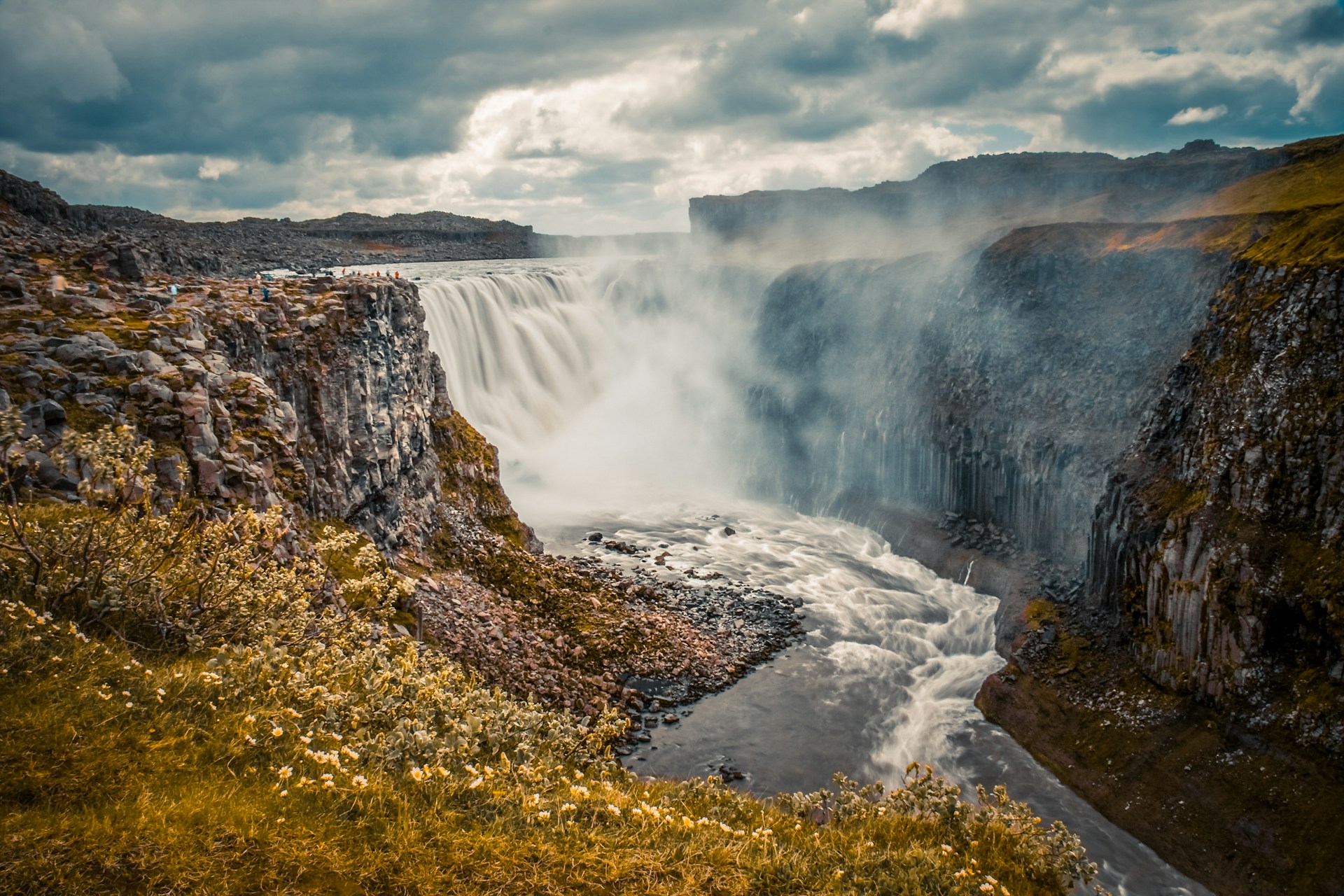 Cele mai frumoase cascade din Islanda - Dettifoss