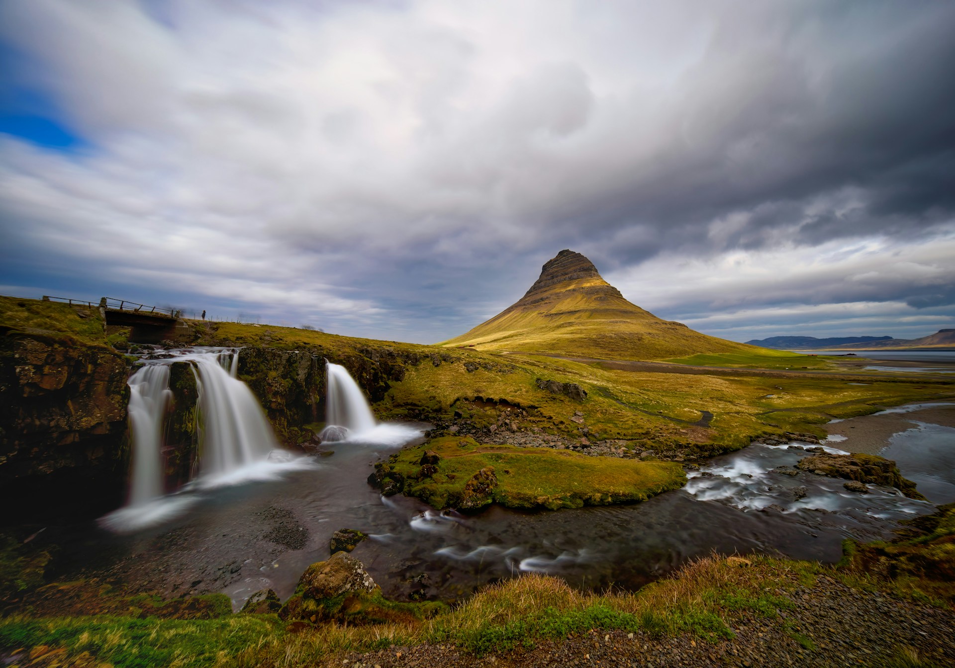 Cele mai frumoase cascade din Islanda - Kirkjufellsfoss