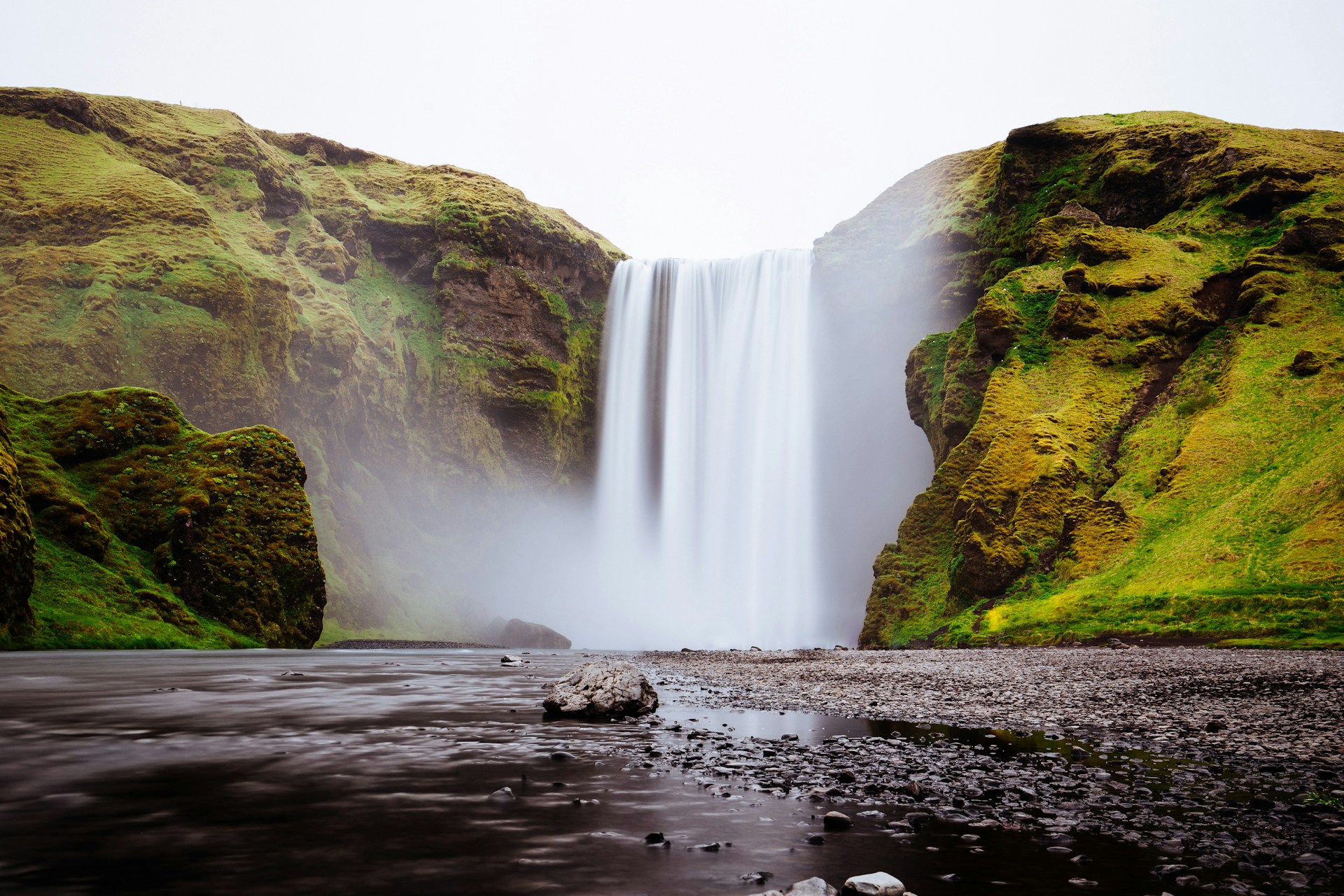 Cele mai frumoase cascade din Islanda - Skogafoss
