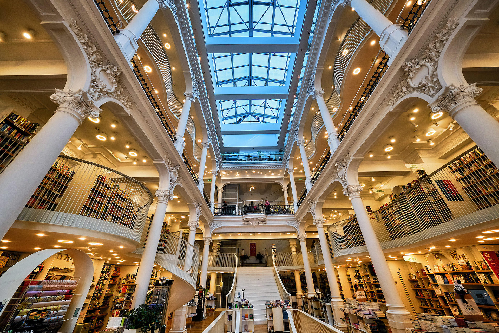 Centrul Vechi din Bucuresti 02 - Libraria Carturesti Carusel