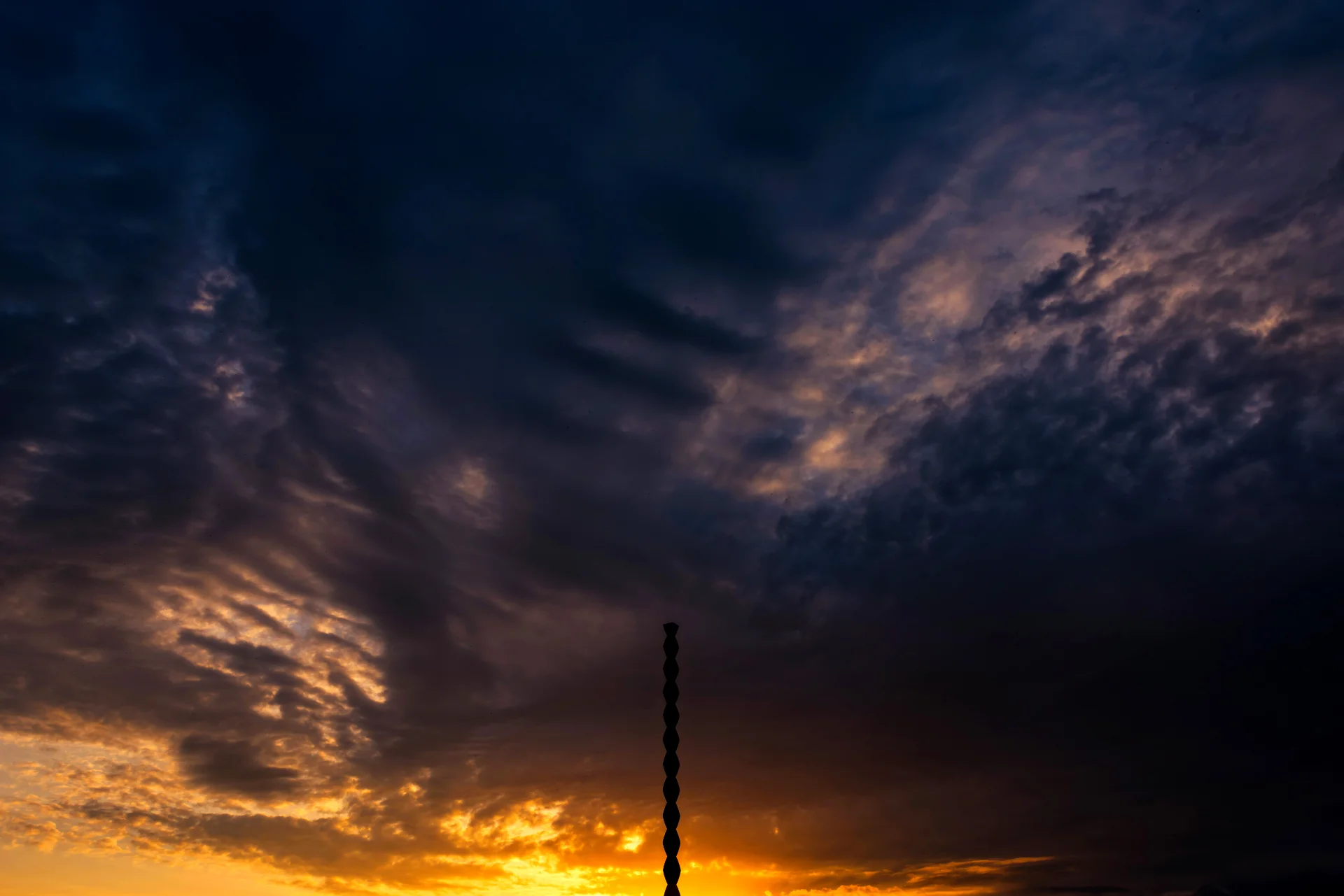 Coloana fara Sfarsit de pe Calea Eroilor din Targu Jiu de Constantin Brancusi 7