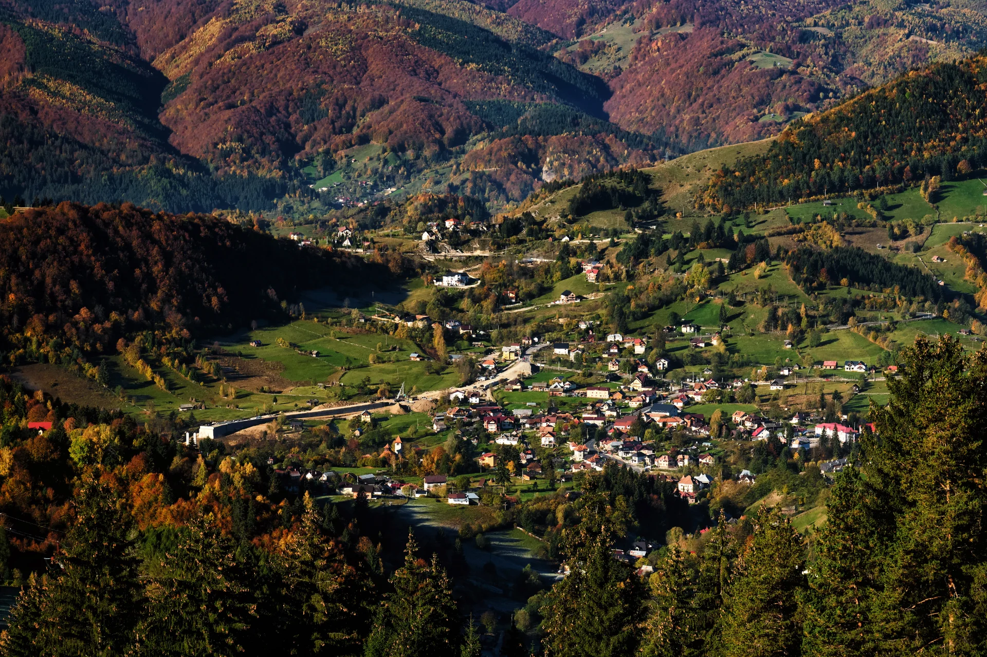 Culoarul Rucăr - Bran - 100 Destinatii din Romania - 23 - Satul Podu Dâmboviței