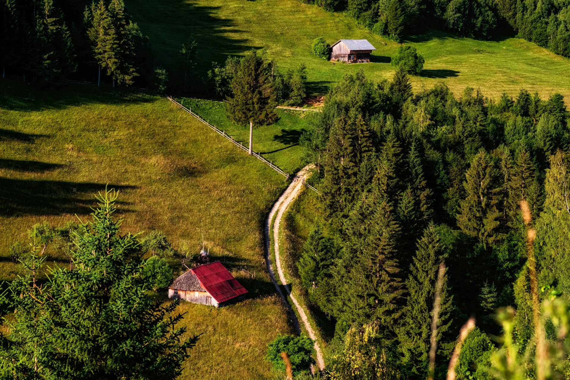 Culoarul Rucăr - Bran - 100 Destinatii din Romania - 47 - Satul Peștera