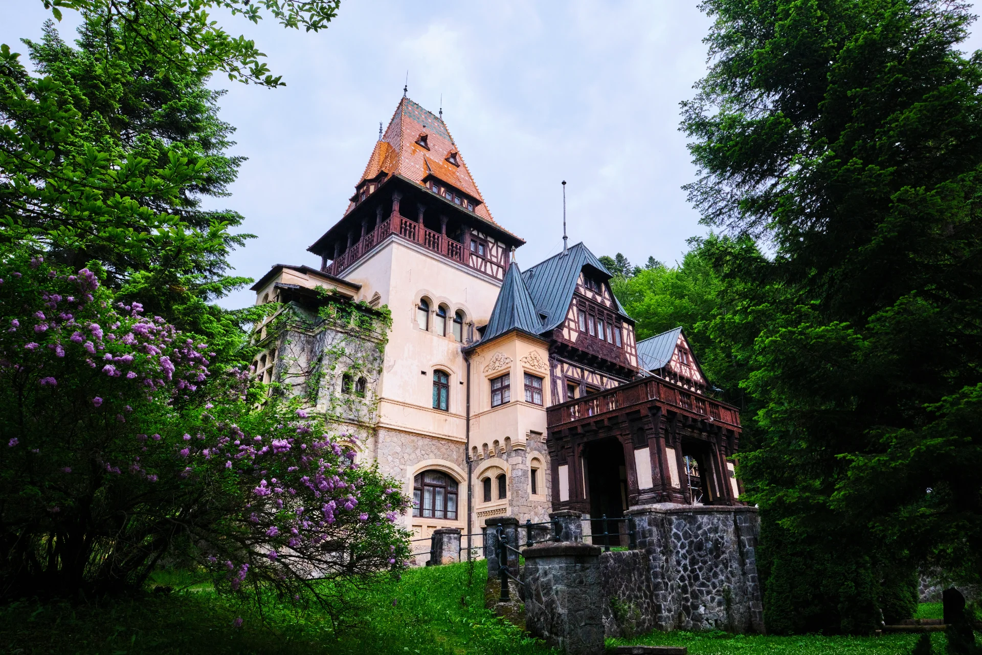 Pelișor Castle - 100 Travel Destinations of Romania