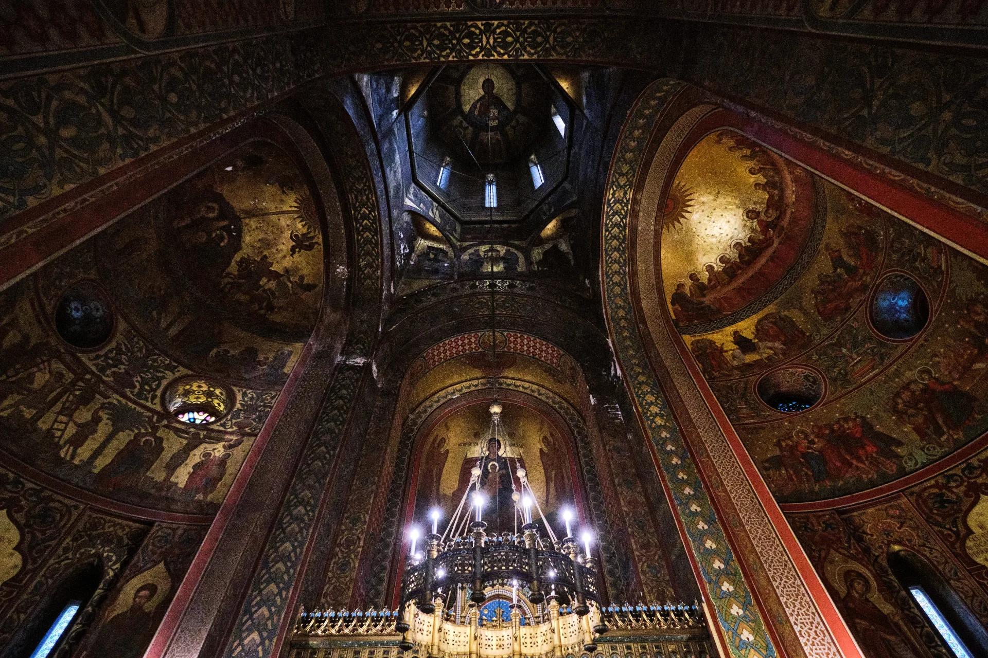 - Orașul și Mănăstirea Curtea de Argeș - 100 Destinații din România - 05