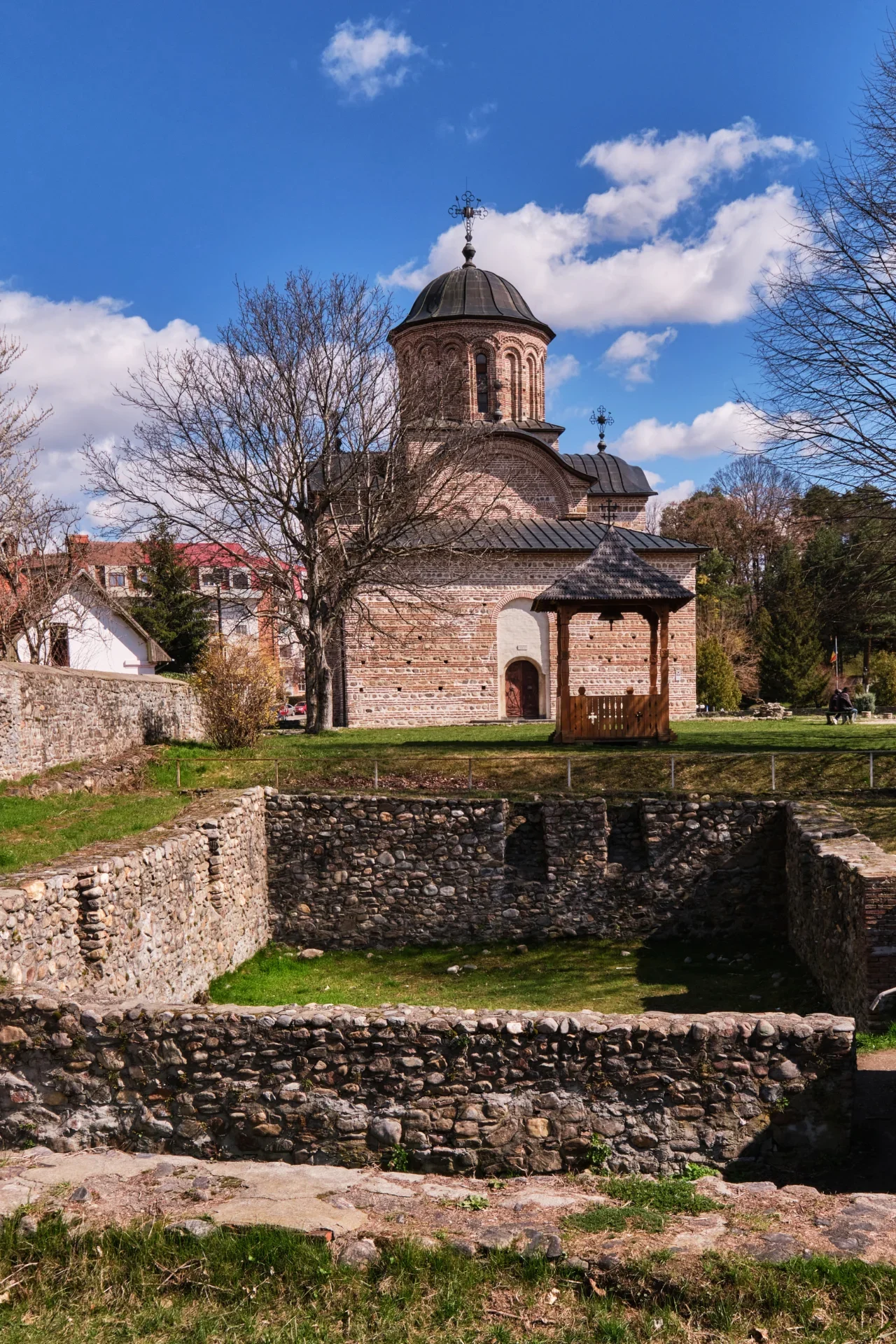 - Orașul și Mănăstirea Curtea de Argeș - 100 Destinații din România - 16