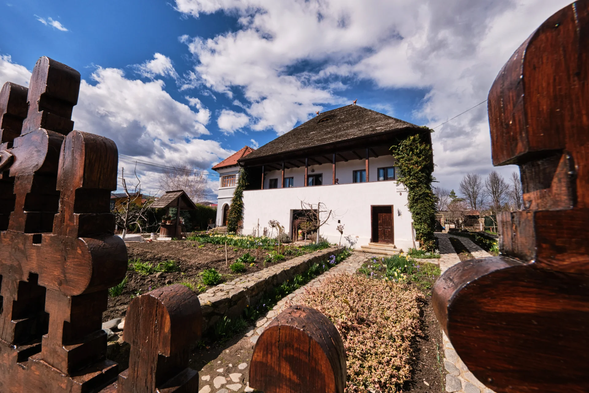 - Orașul și Mănăstirea Curtea de Argeș - 100 Destinații din România - 17