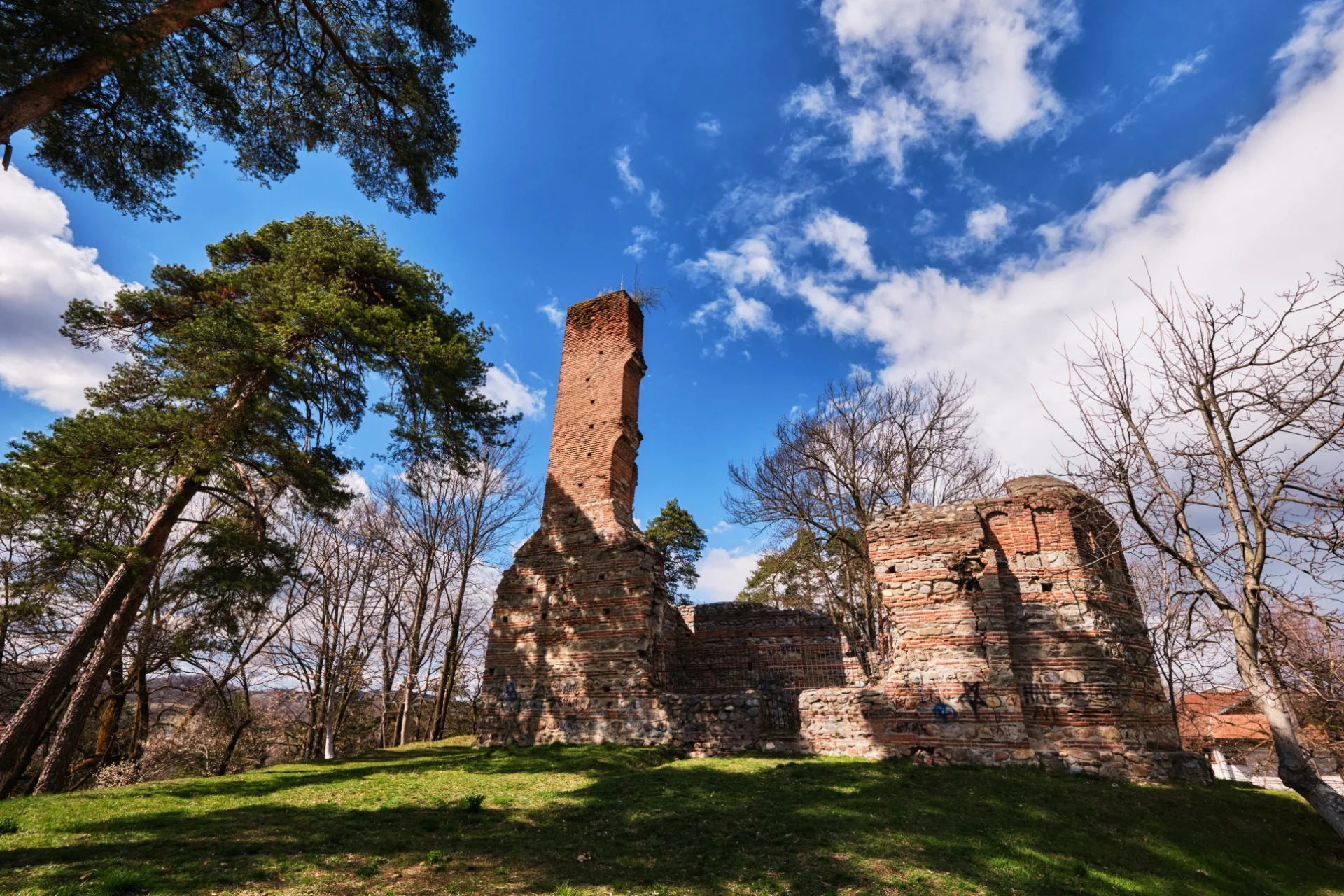 - Orașul și Mănăstirea Curtea de Argeș - 100 Destinații din România - 18