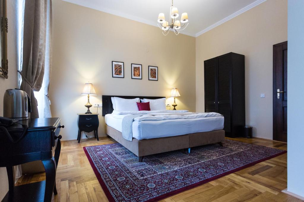 Accommodation Recommendations in Brașov Old Town - Pensiunea Drachenhaus