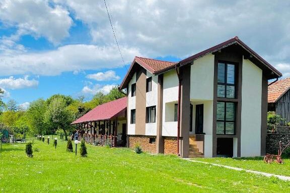 Recomandari Cazare in Satul Runcu din Gorj - Serenity Garden Villa
