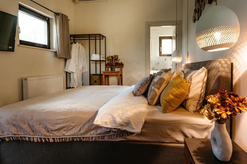 Accommodation Options around Bucharest - Alpaca Retreat the Tribe