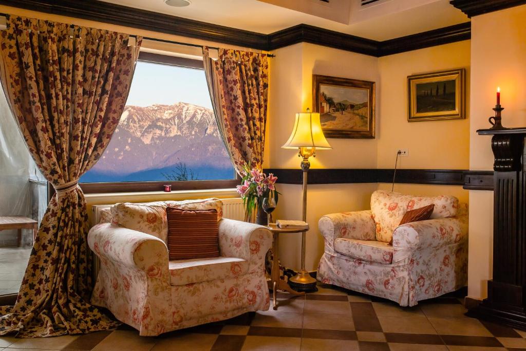 Accommodation near Piatra Craiului Mountains - Hotel Nobilis Peștera