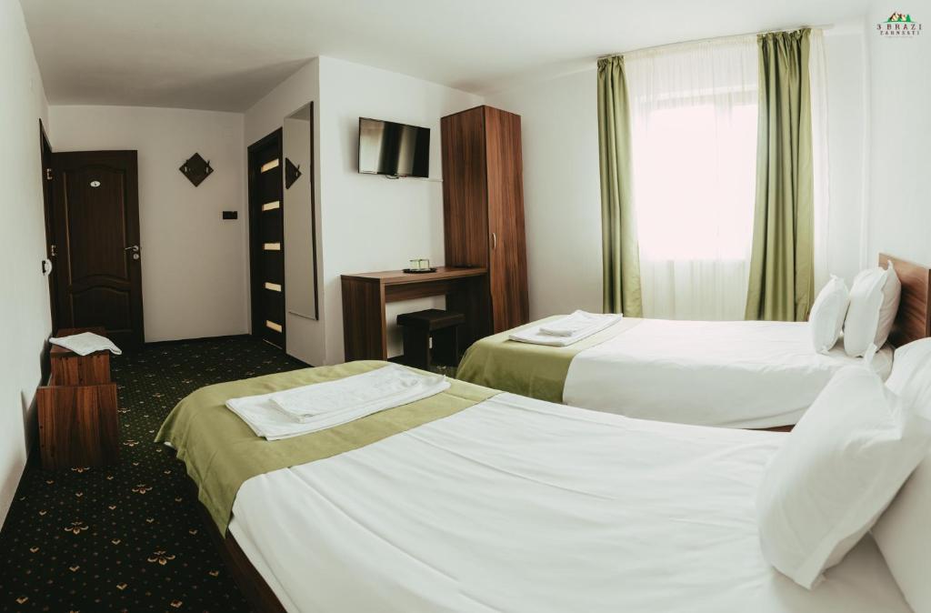 Accommodation near Piatra Craiului Mountains - Pensiunea 3 Brazi Zarnesti