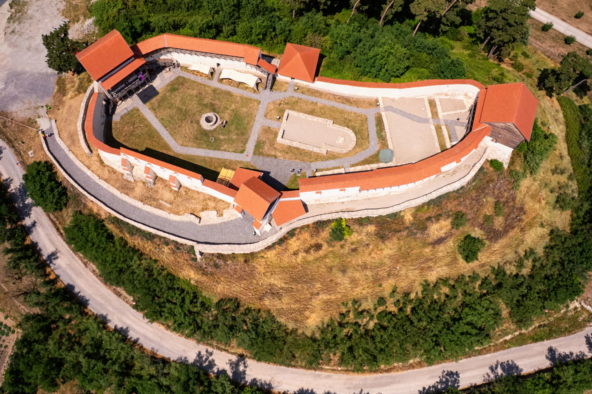 Țara Bârsei - Ghid Turistic Destinatii din Romania 07 - Cetatea Feldioara