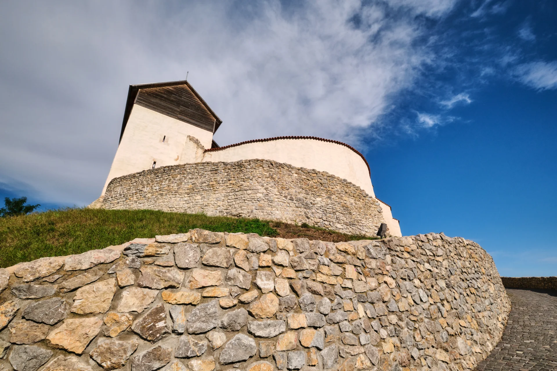 Țara Bârsei - Ghid Turistic Destinatii din Romania 41 - Cetatea Feldioara