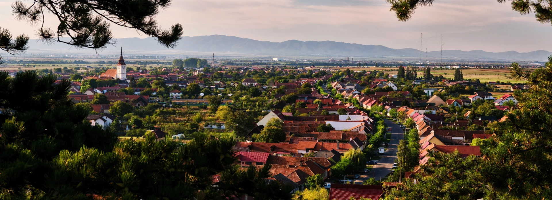 Țara Bârsei - Ghid Turistic Destinatii din Romania 77 - Satul Sânpetru de pe Dealul Lempeș