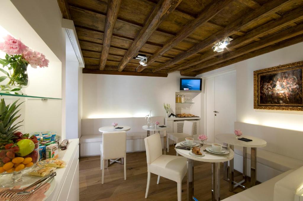 Top 10 Hoteluri Boutique Unice din Roma - Gigli D'Oro Hotel 2