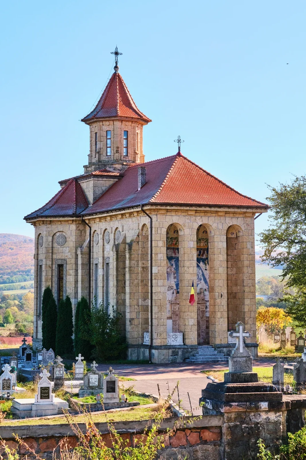 Biserica Bogata Olteană - 100 Destinații din România 40
