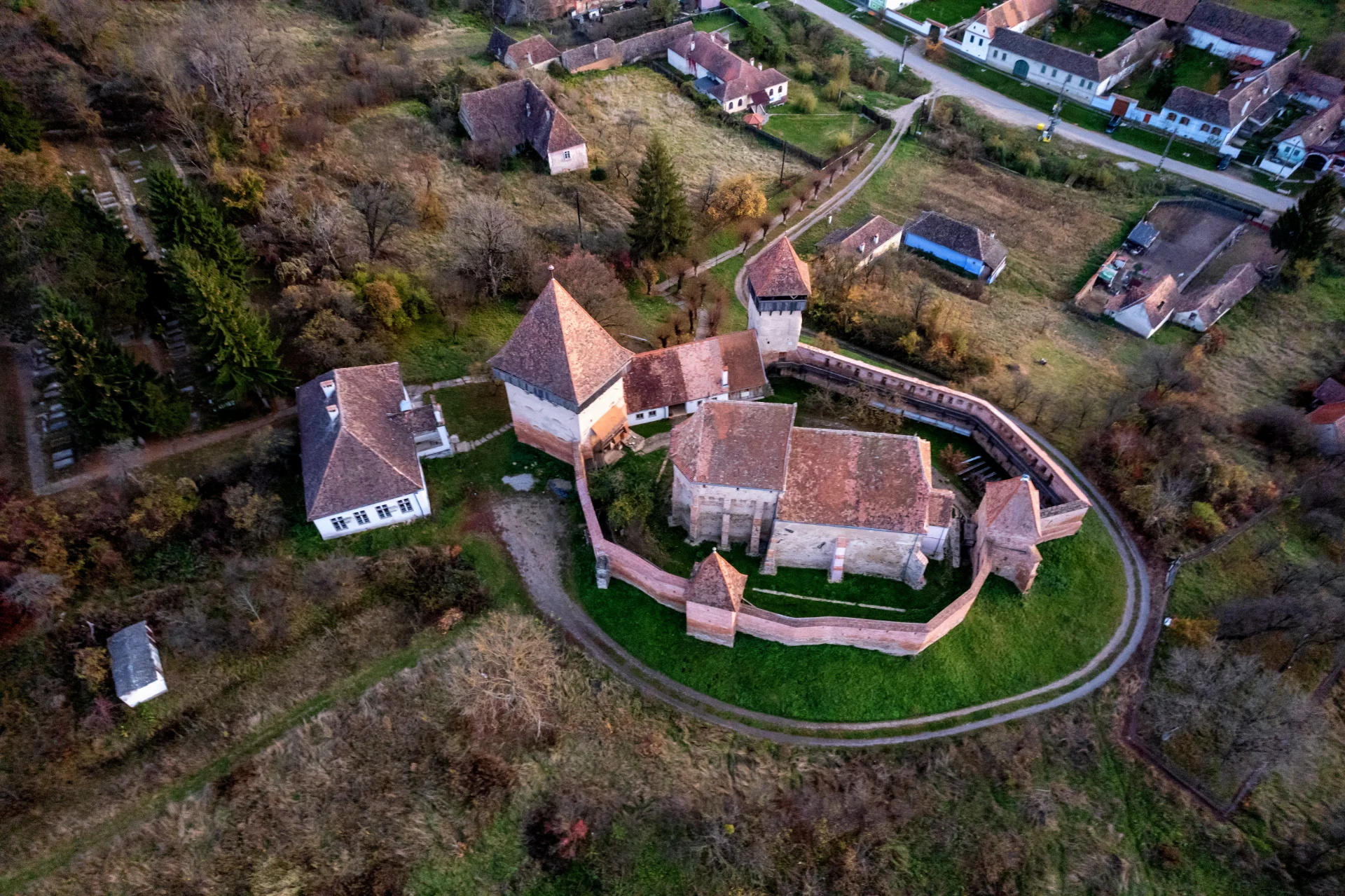 Biserica Fortificată Alma Vii - Colinele Transilvaniei 033
