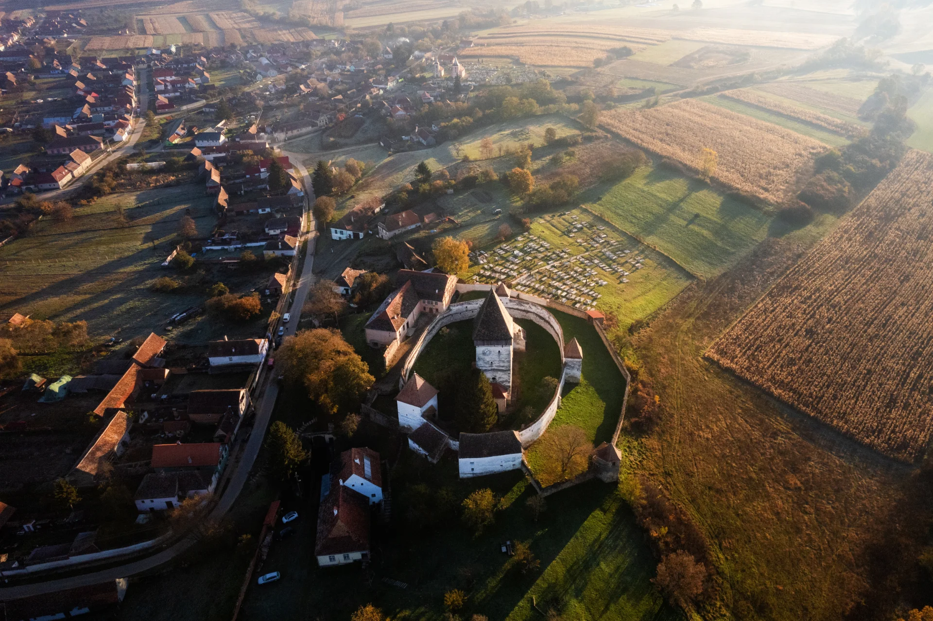Biserica Fortificată Hosman - Colinele Transilvaniei 031