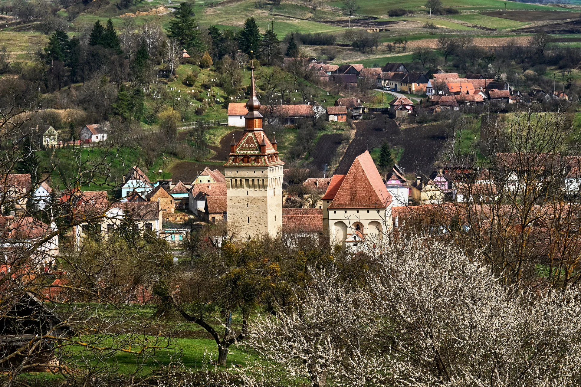 Biserica Fortificată Saschiz - Colinele Transilvaniei 014
