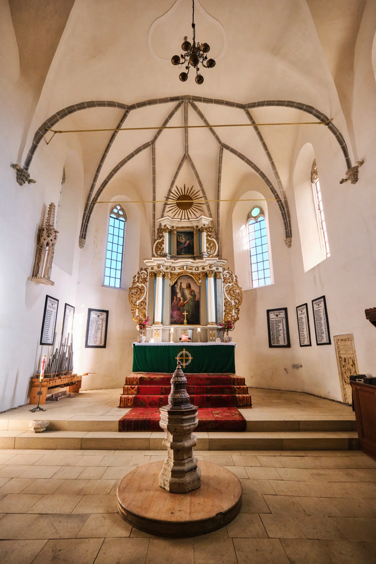 Biserica Fortificată Saschiz - Colinele Transilvaniei 085