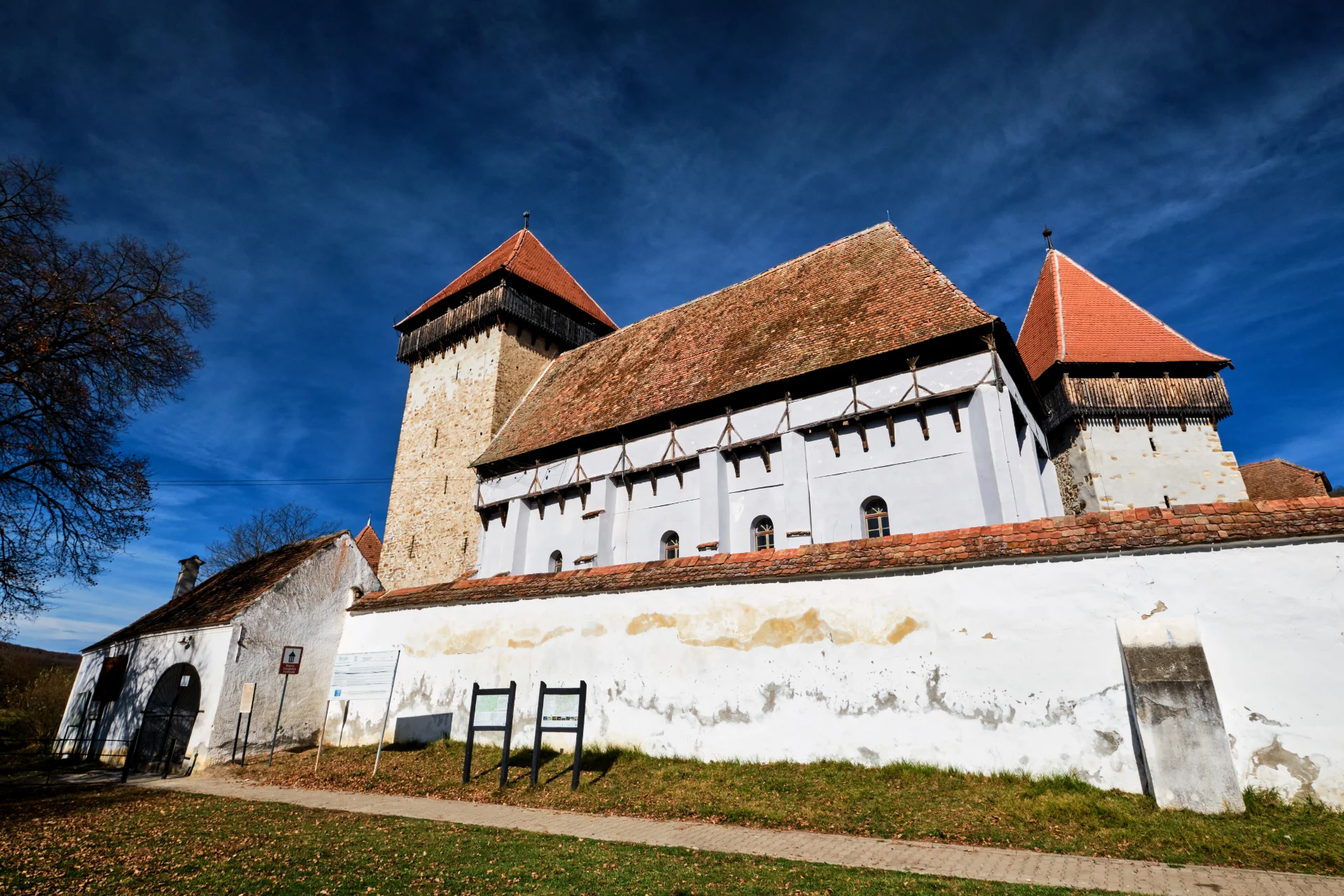 Biserica Fortificată Stejărișu - Colinele Transilvaniei 121