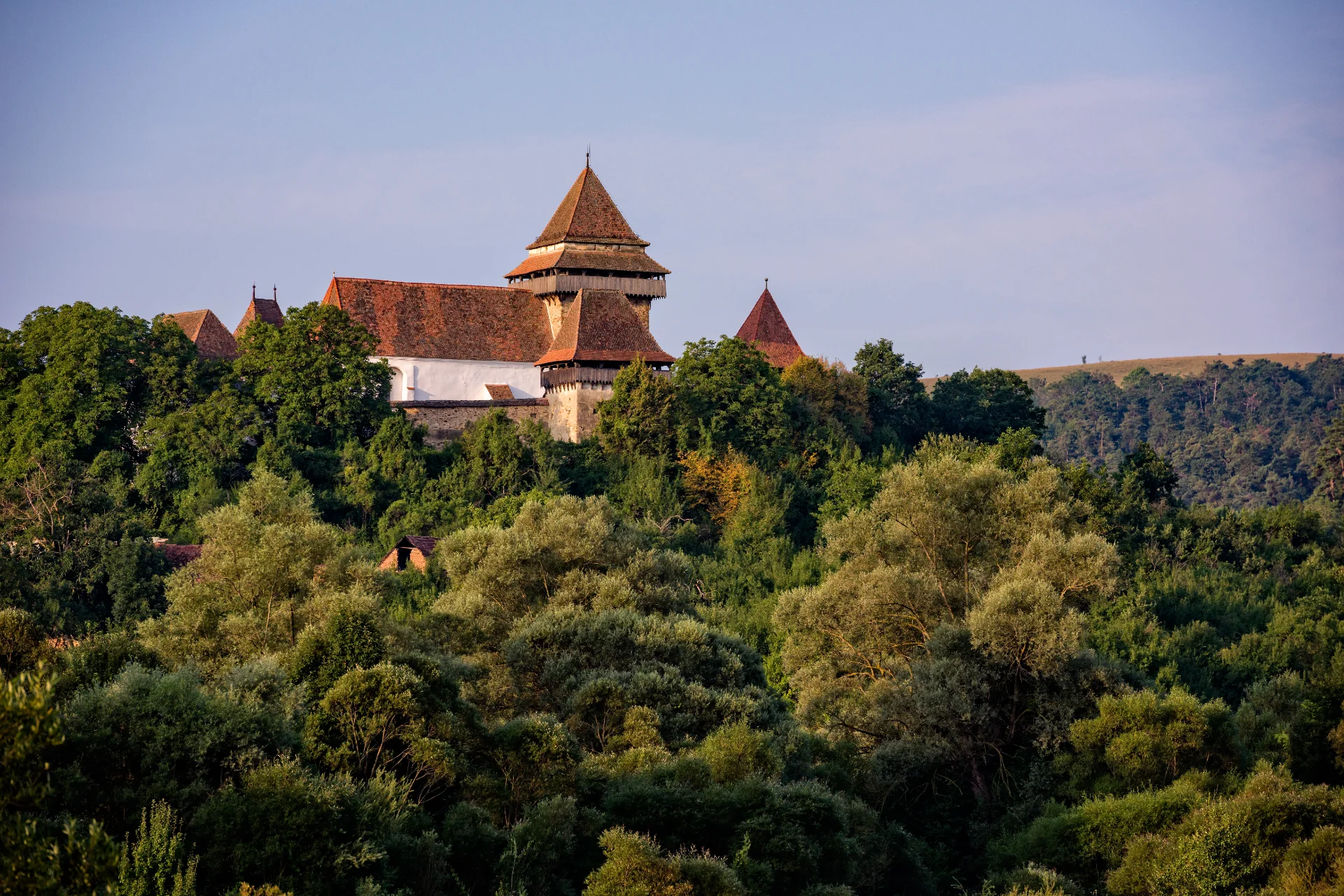 Biserica Fortificată Viscri - Colinele Transilvaniei 006