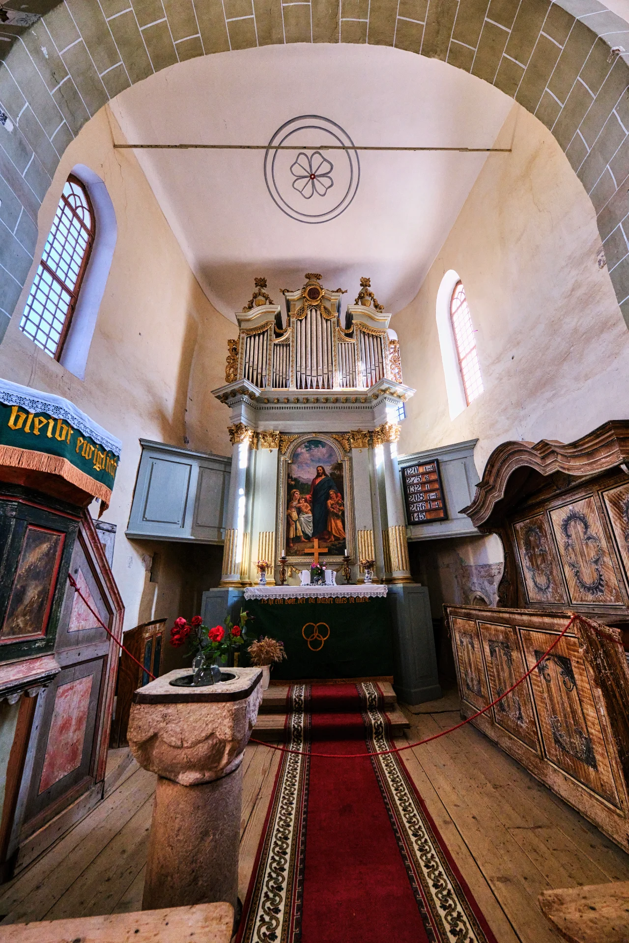 Biserica Fortificată Viscri - Colinele Transilvaniei 069