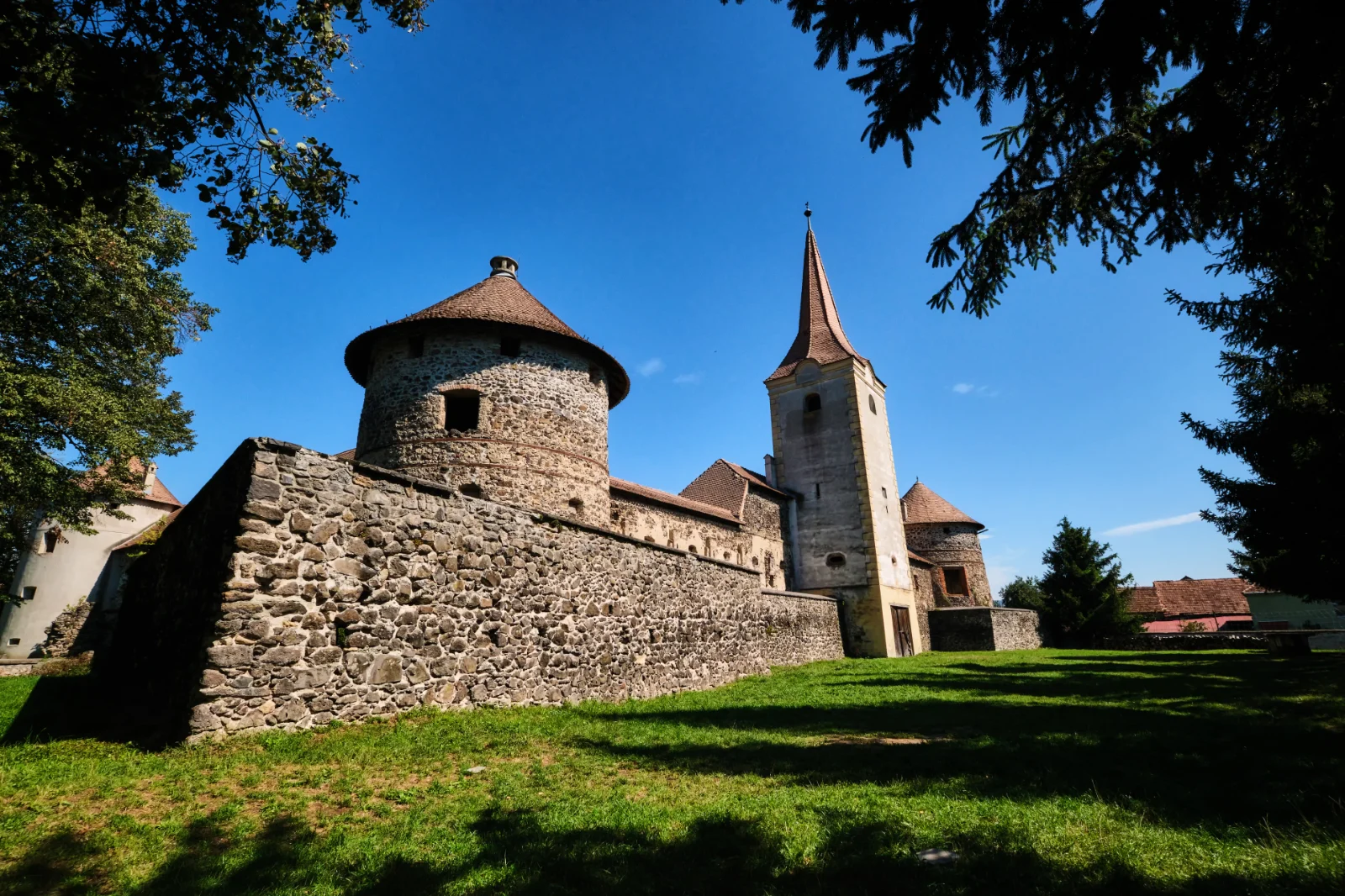 Castelul Sukosd-Bethlen Racoș - 100 Destinații din România 25