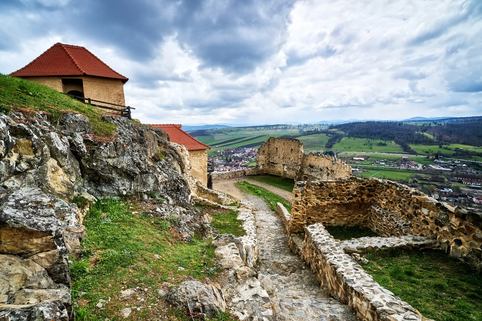 Cetatea Rupea - 100 Destinații din România 12