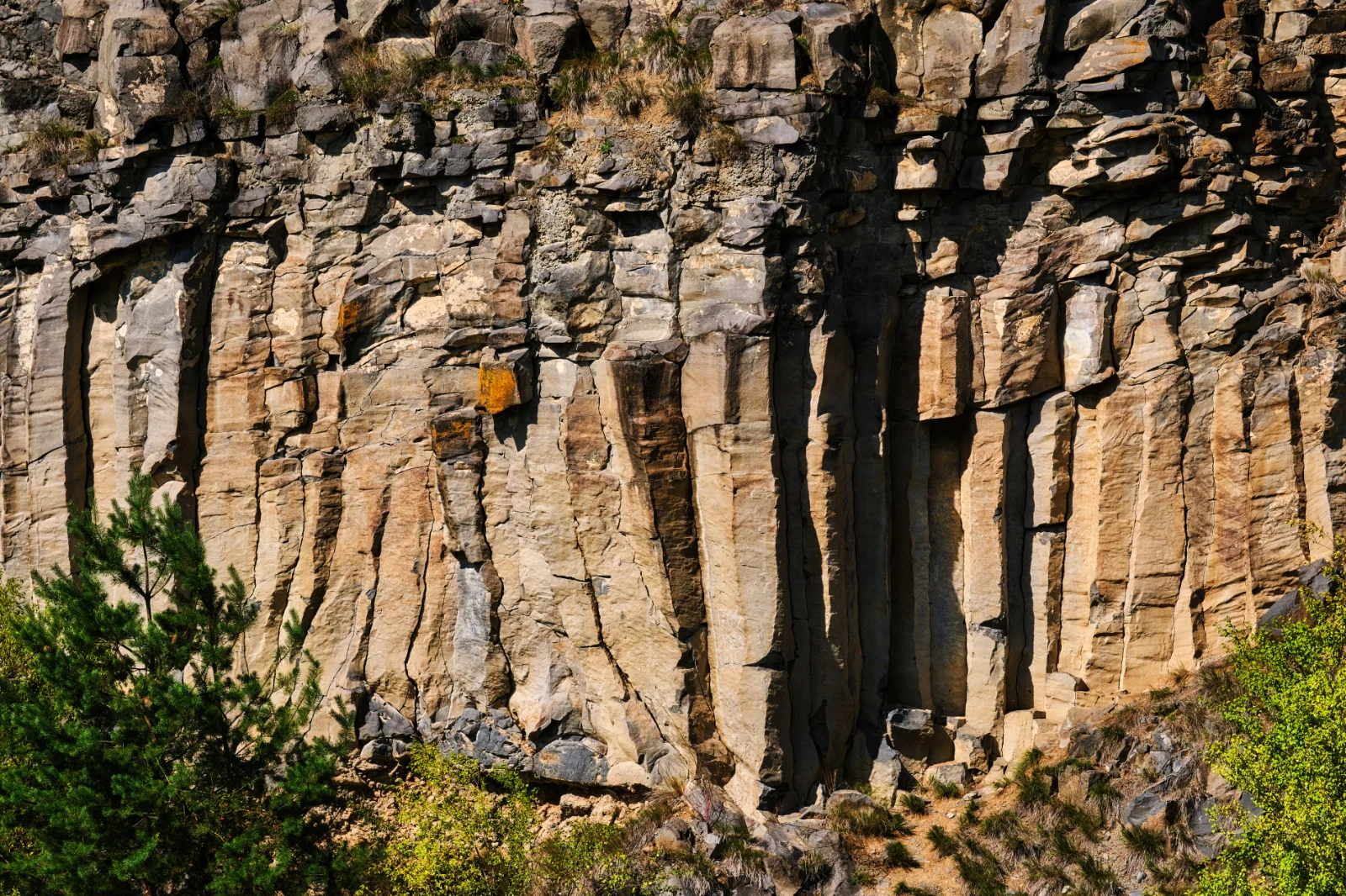 Complexul Racoș - Coloanele de Bazalt - 100 Destinații din România 32g