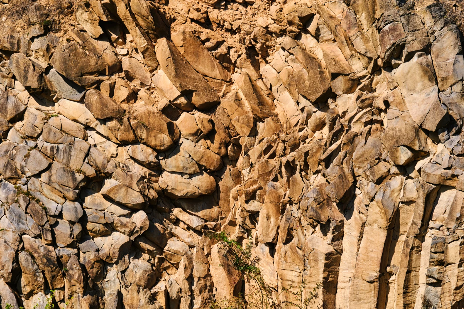 Complexul Racoș - Coloanele de Bazalt - 100 Destinații din România 32