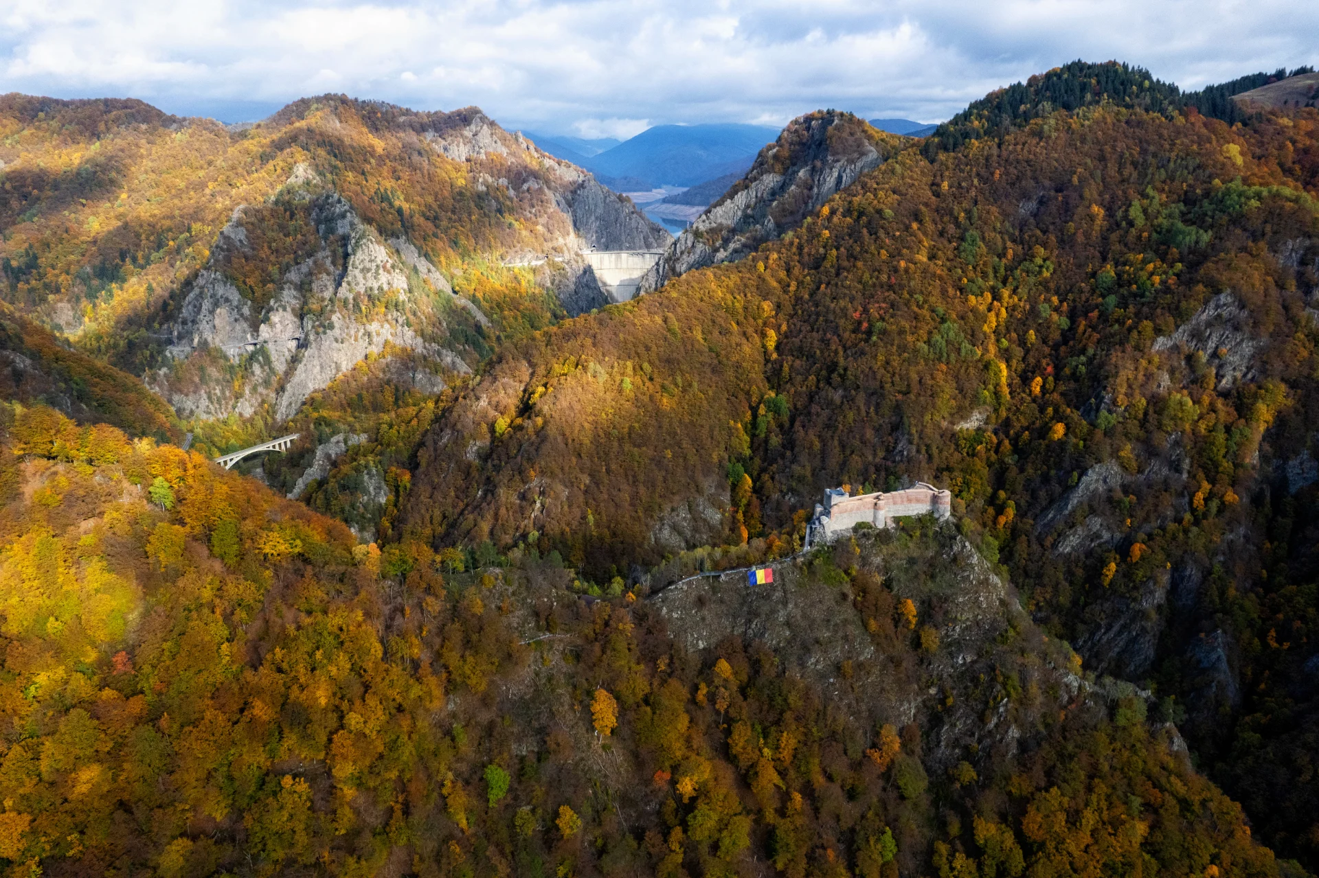 Drumul Transfăgărășan - 100 Destinații din România 24 - Cetatea Poenari si Barajul Vidraru