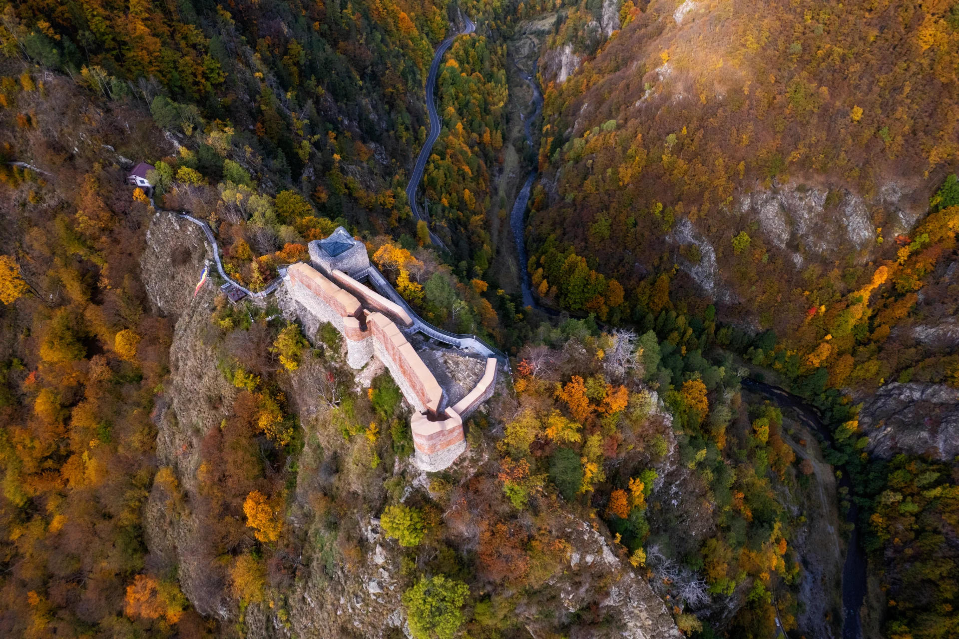 Drumul Transfăgărășan - 100 Destinații din România 27 - Cetatea Poenari