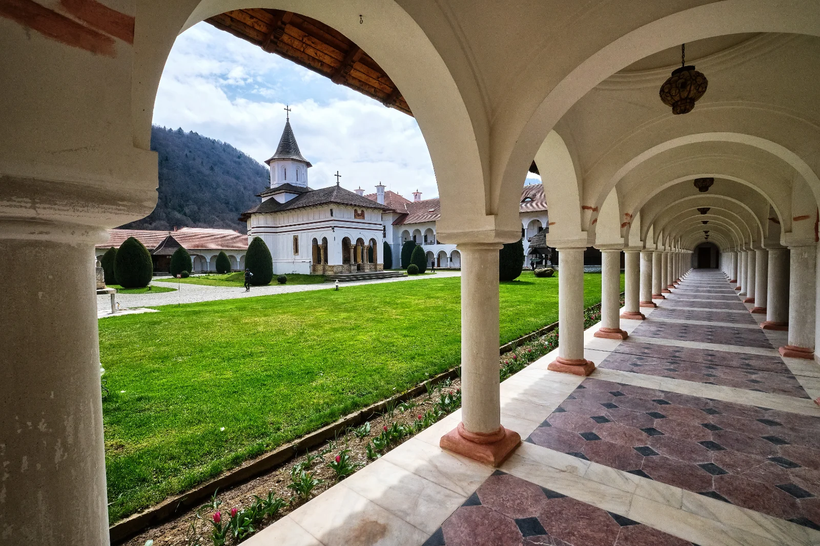 Țara Făgărașului - 100 Destinații România 12 - Mănăstirea Brâncoveanu Sâmbăta de Sus