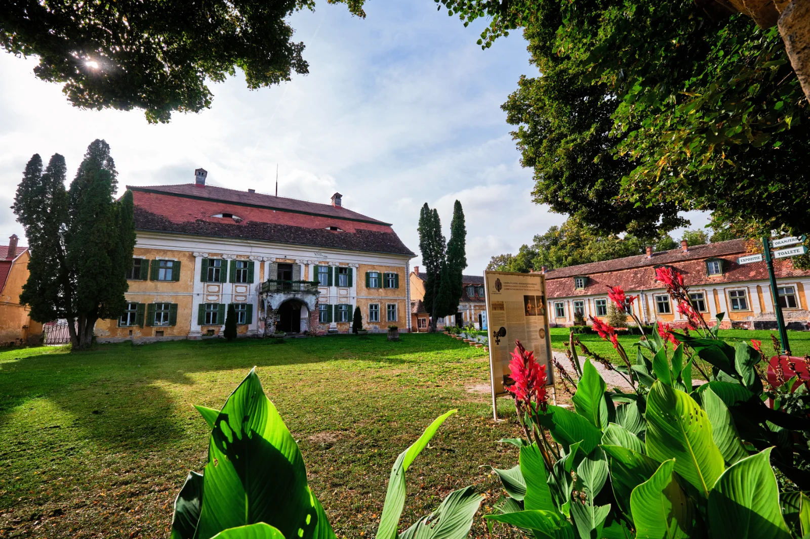 Țara Făgărașului - 100 Destinații România 24 - Palatul Brukenthal Avrig