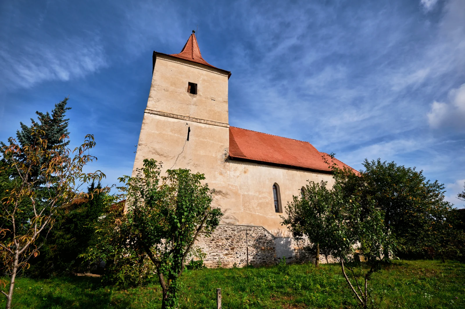 Țara Făgărașului - 100 Destinații România 26 - Biserica Evanghelică Avrig