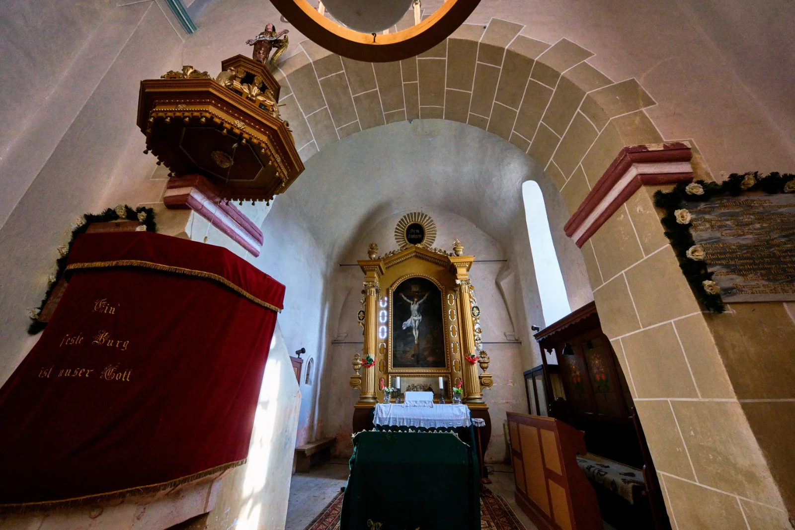 Țara Făgărașului - 100 Destinații România 27 - Biserica Evanghelică Avrig