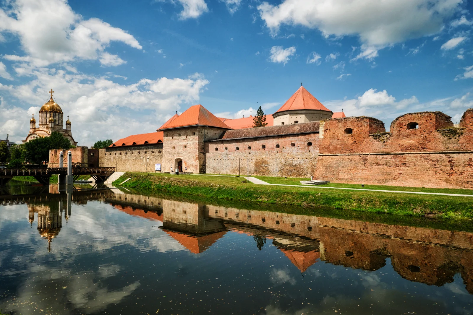 Țara Făgărașului - 100 Destinații România 30 - Cetatea Făgăraș