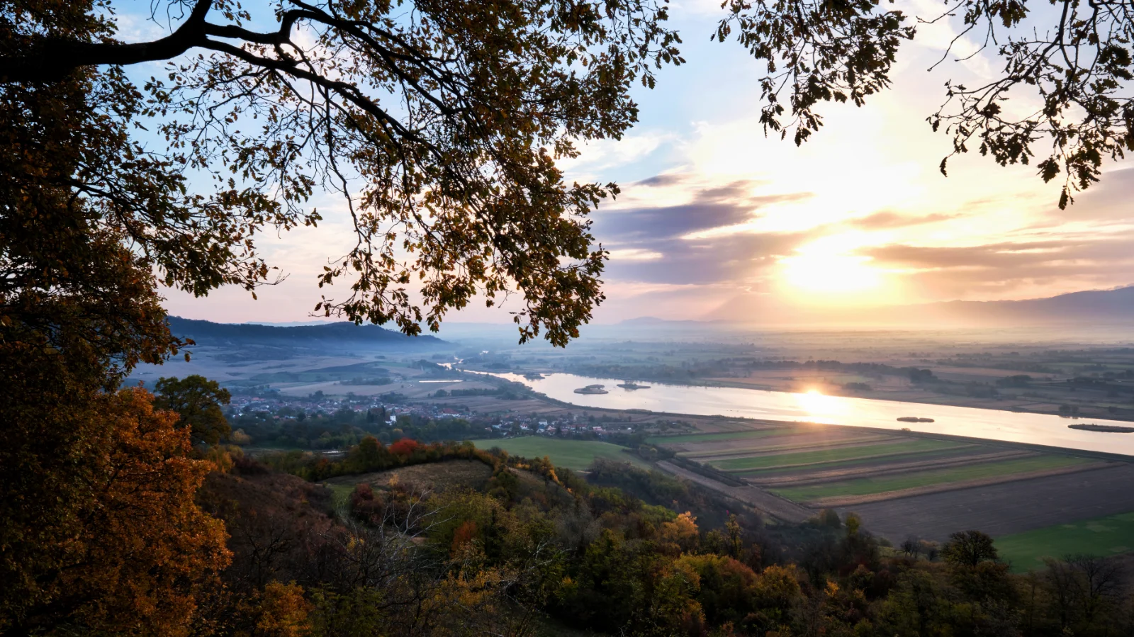 Țara Făgărașului - 100 Destinații România 49 - Panoramă