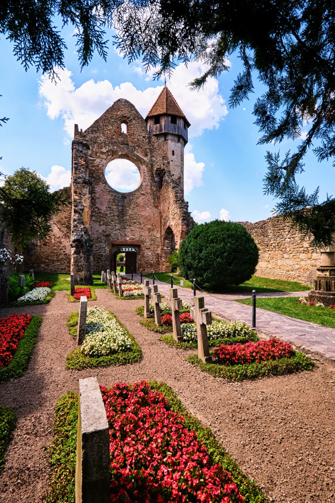 Țara Făgărașului - 100 Destinații România 56 - Mănăstirea Cisterciană Cârța